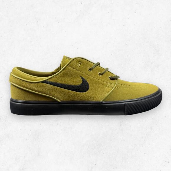 Athletic_Shoes